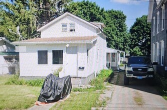 Building Photo - 28 Ransom St