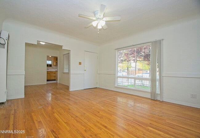 Foto del edificio - 1418 E St