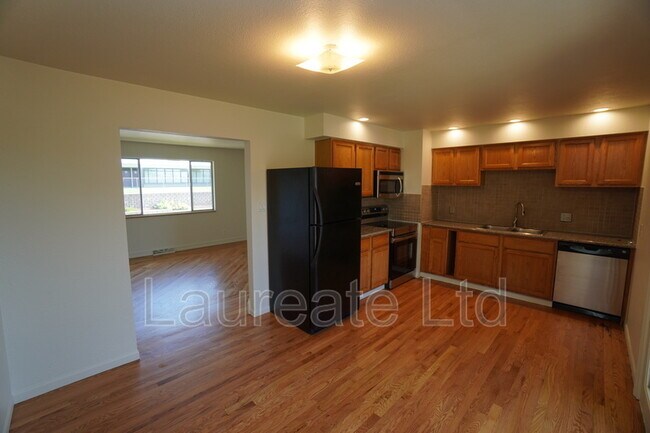 Foto del edificio - 3330 W Mountain Rd