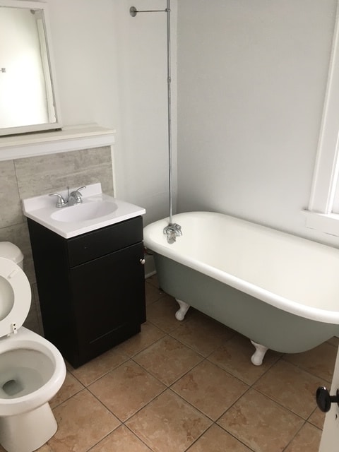 Building Photo - 1649 N Warren Ave