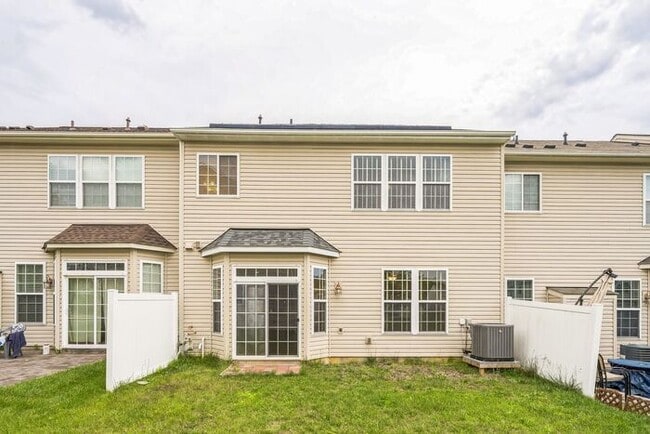 Building Photo - 22908 Snow Leopard Dr