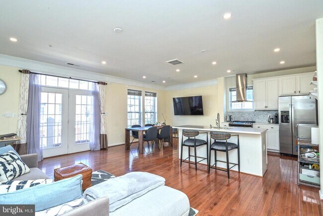 Foto del edificio - 24669 Buttonbush Terrace