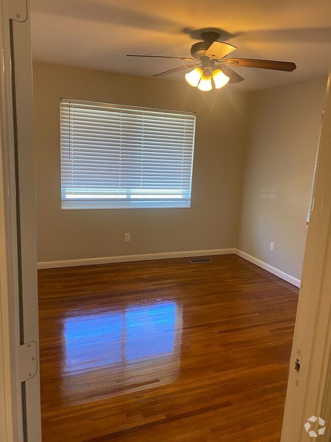Building Photo - 4029 Stone Dr