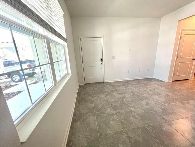 Building Photo - 351 Loch Ct