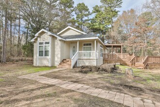 Building Photo - 11784 FM Rd 16