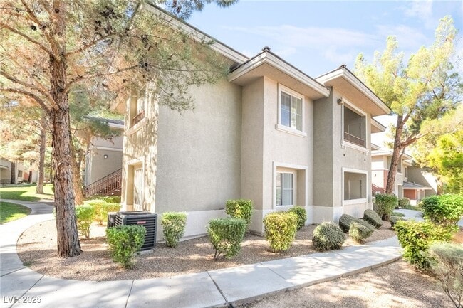 Building Photo - 1008 Domnus Ln