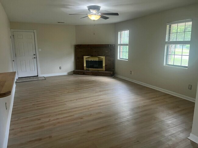 Building Photo - 706 Cottonwood Ct