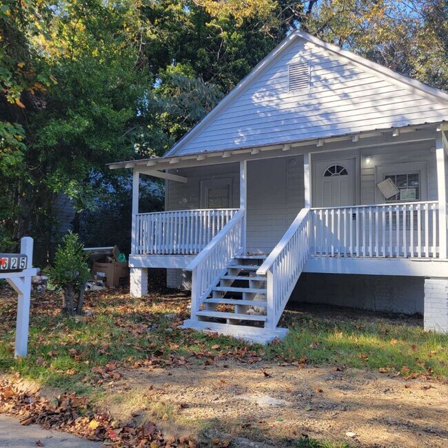 625 E Wall St, Griffin, GA 30223 House Rental in Griffin, GA