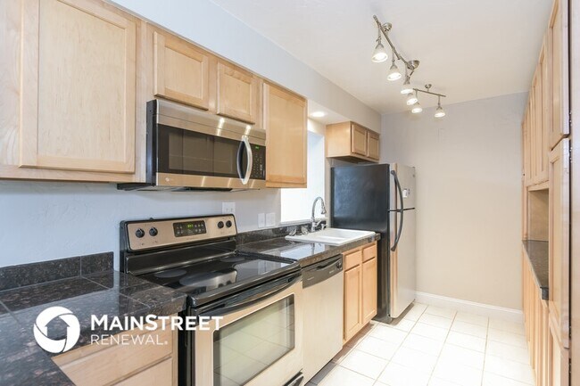 Building Photo - 2848 S Grape Way