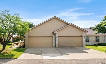 Building Photo - 2343 Heritage Pointe Dr