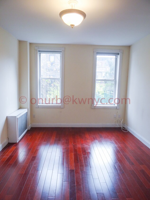 Primary Photo - 110 Charles St