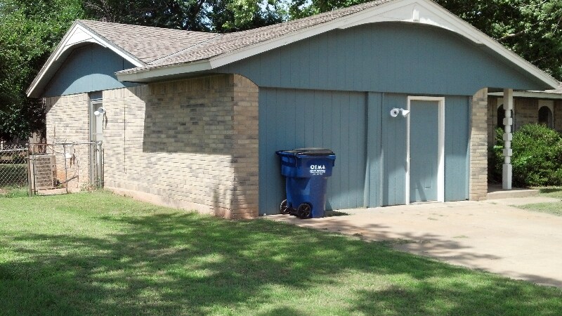 Primary Photo - 623 W Forest Dr