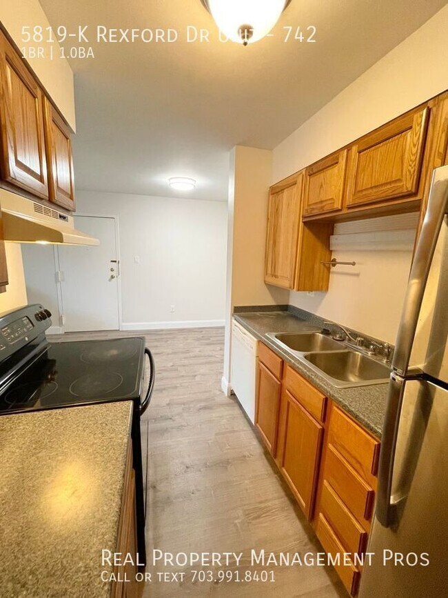 Foto del edificio - 5819-K Rexford Dr Unit-742
