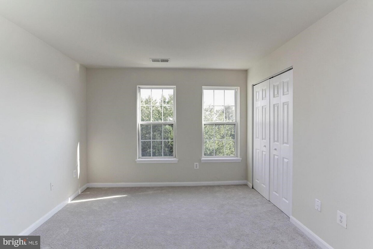 Building Photo - 1055 Gardenview Loop, Unit 303