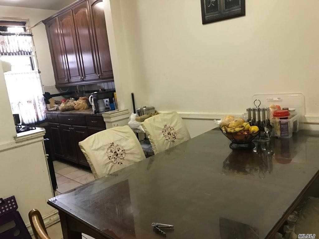 Foto del edificio - 35-35 75th St