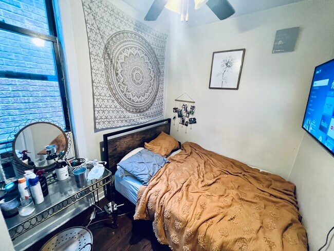 Building Photo - 3728 S Parnell Ave