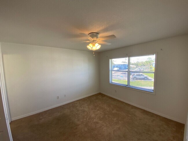 Foto del edificio - 25050 Sandhill Blvd