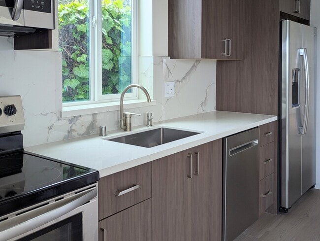 Building Photo - 339 Fremont Ave