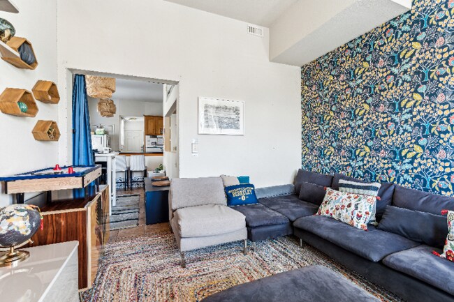 Foto del edificio - 2221 Dwight Way
