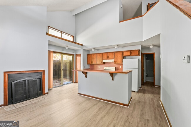 Building Photo - 8506 Pineland Dr