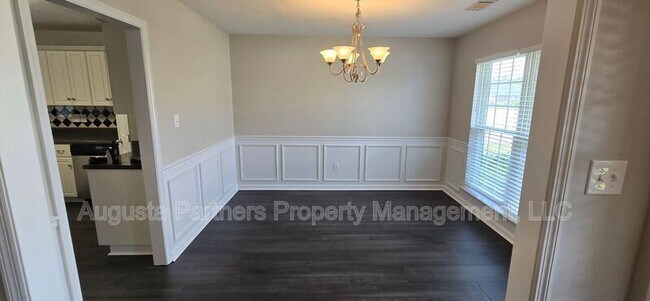 Building Photo - 3206 Lexington Way