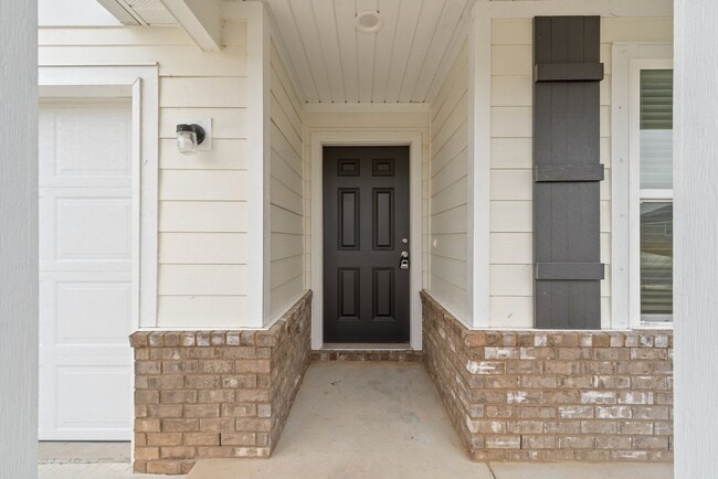 Foto del edificio - 630 Whispering Creek Ave