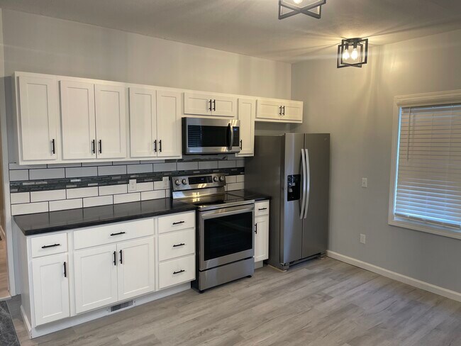 Kitchen - 1053 Clinton Ave S