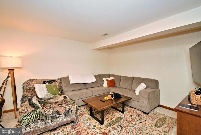 Foto del edificio - 601 W Market St