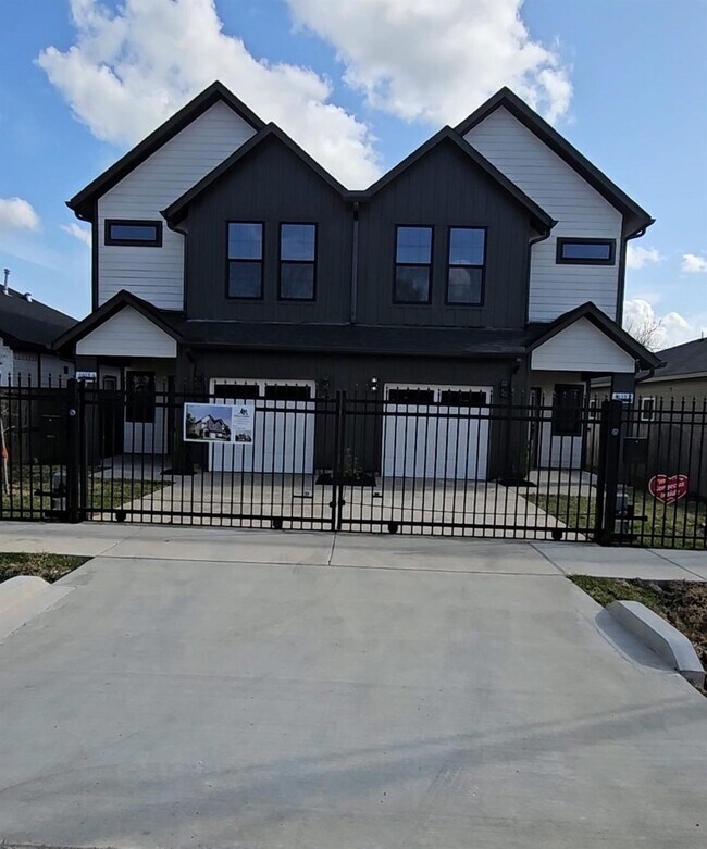 Foto del edificio - 4618 Davenport St