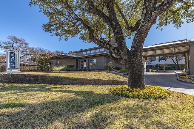 Halston Apartments Dallas, TX
