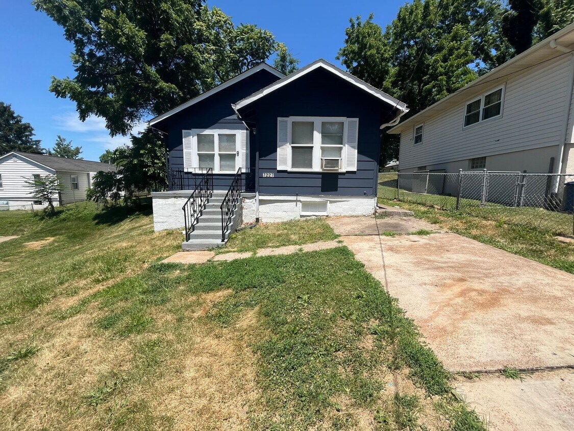 7227 Sapphire Ave, Jennings, MO 63136 House Rental in Jennings, MO