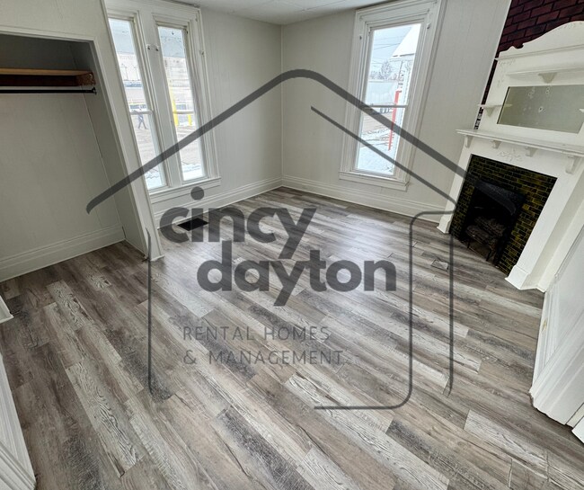 Foto del edificio - 110 N River St