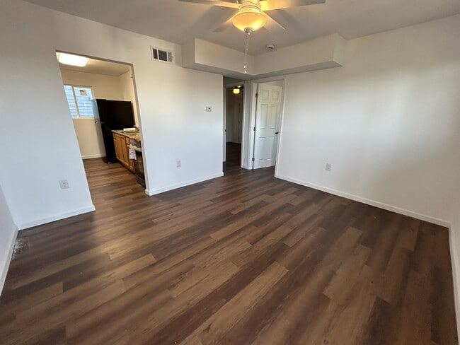 Building Photo - 3318 Broadway St