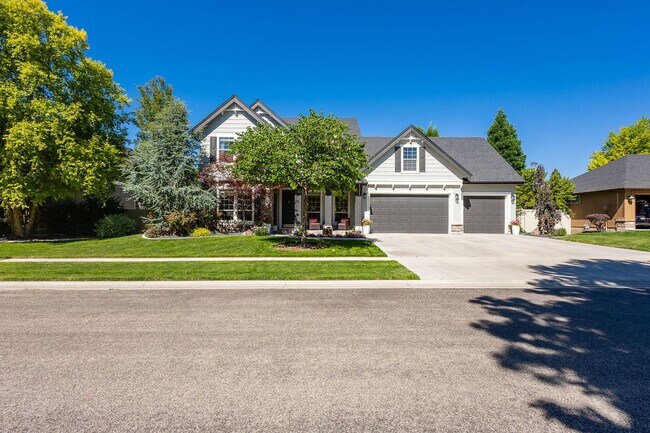 Foto del edificio - Stunningly Upgraded 4-Bedroom Home in Prime Eagle Location