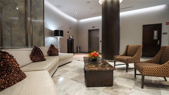 Foto del edificio - 17201 Collins Ave