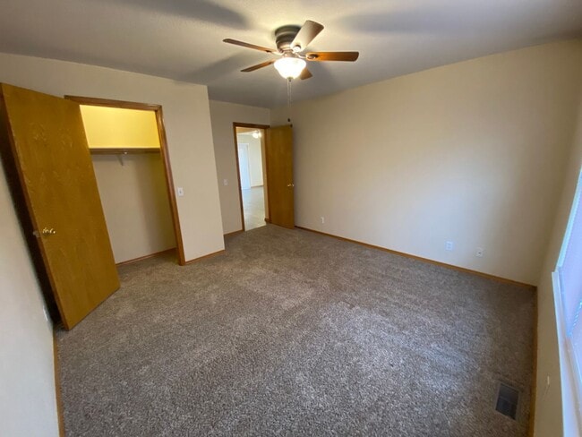 Building Photo - 1229-1231 Bluegrass