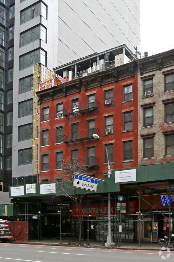 Foto del edificio - 591 Third Ave