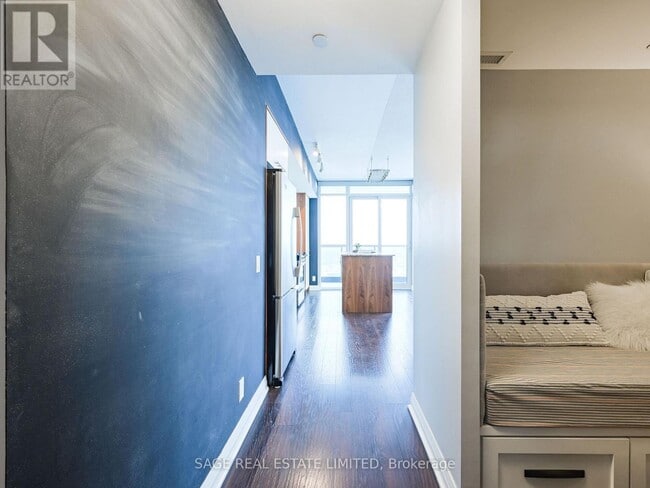 Building Photo - 5 Valhalla Inn Rd