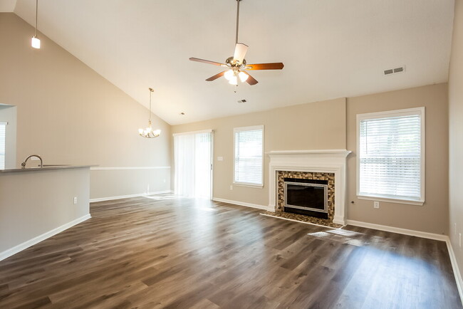 Foto del edificio - 5136 Haybridge Rd