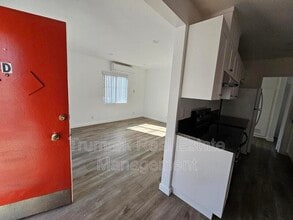 Building Photo - 2936 Honolulu Ave