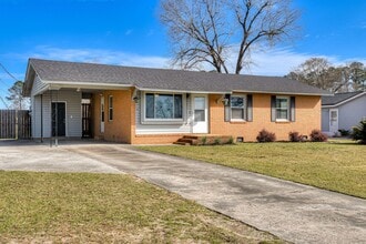 Building Photo - 3517 Stardust Dr