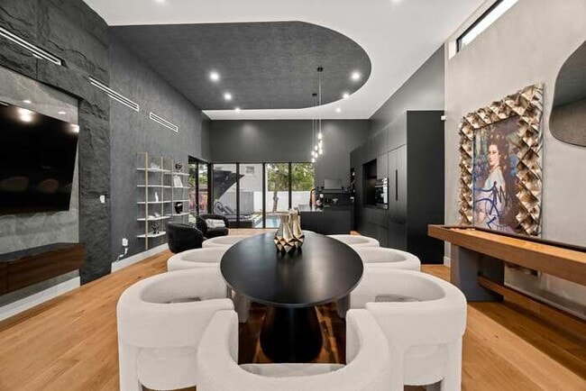 Building Photo - Modern Maximalistic Villa with heated pool