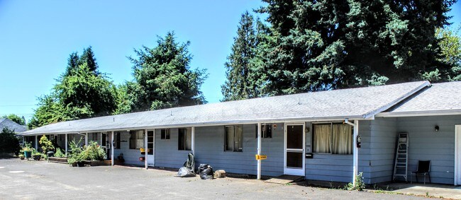 Building Photo - Garden Court Apartments