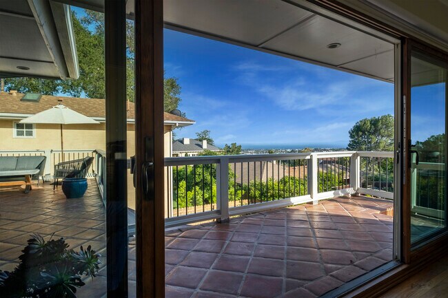 Patio - 1631 Loma St