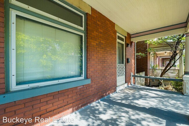 Foto del edificio - 5 br, 2.5 bath House - 1492 Belmont Ave.