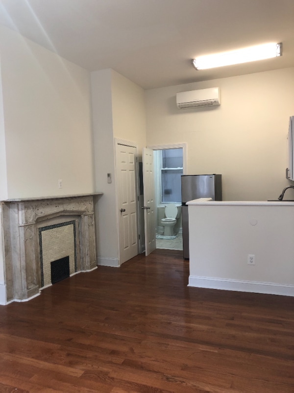 Building Photo - 416 S 15th St