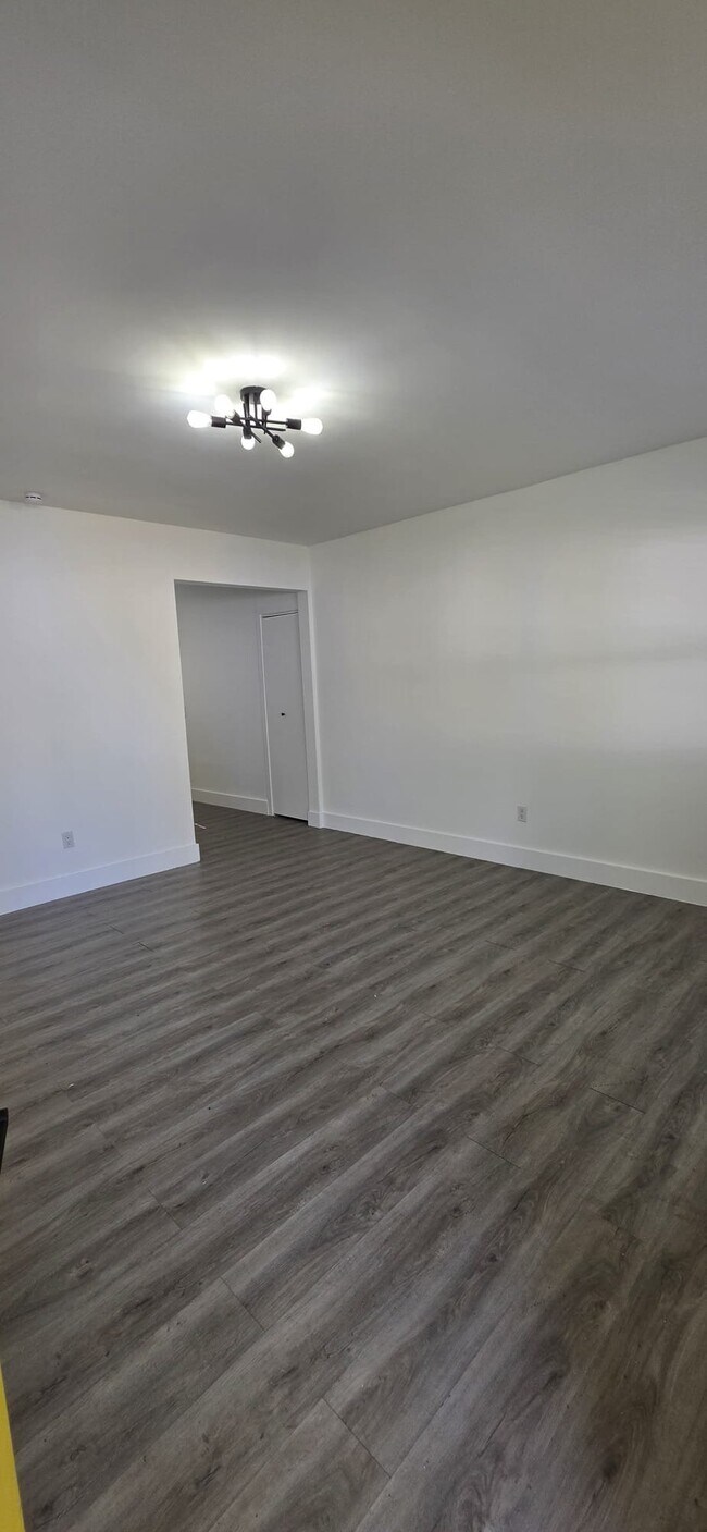Foto del edificio - 2489 SW 27th St