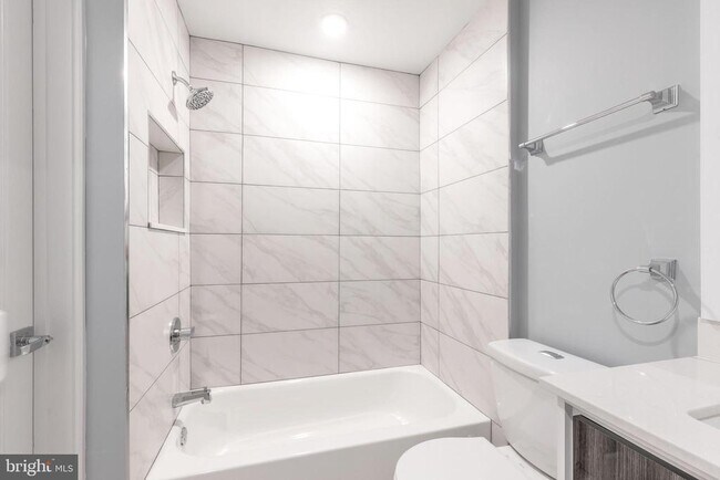 Foto del edificio - 1222 N Marshall St