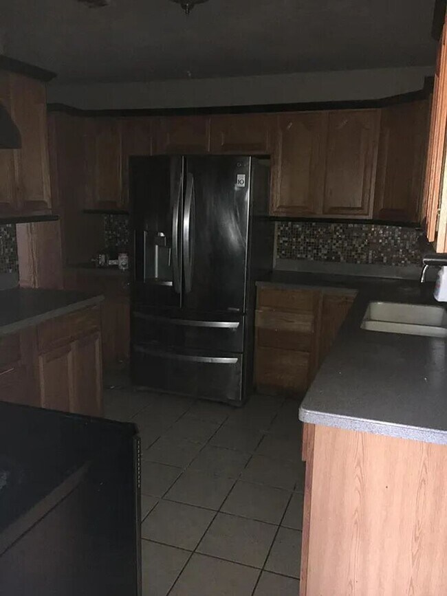 Foto del edificio - 3725 W Lynwood Dr
