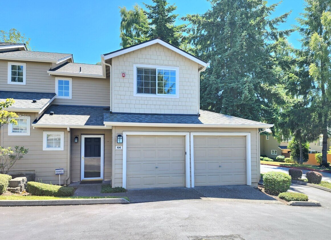 Foto principal - 3 Bedroom 2.5 Bath Townhome in Everett